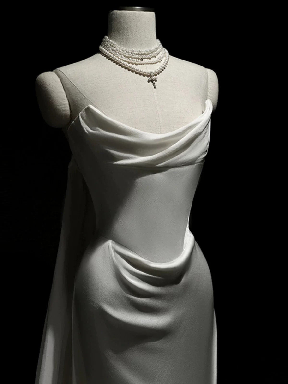 Vintage Mermaid Strapless White Satin Long Wedding Dresses With Ruffles C3532