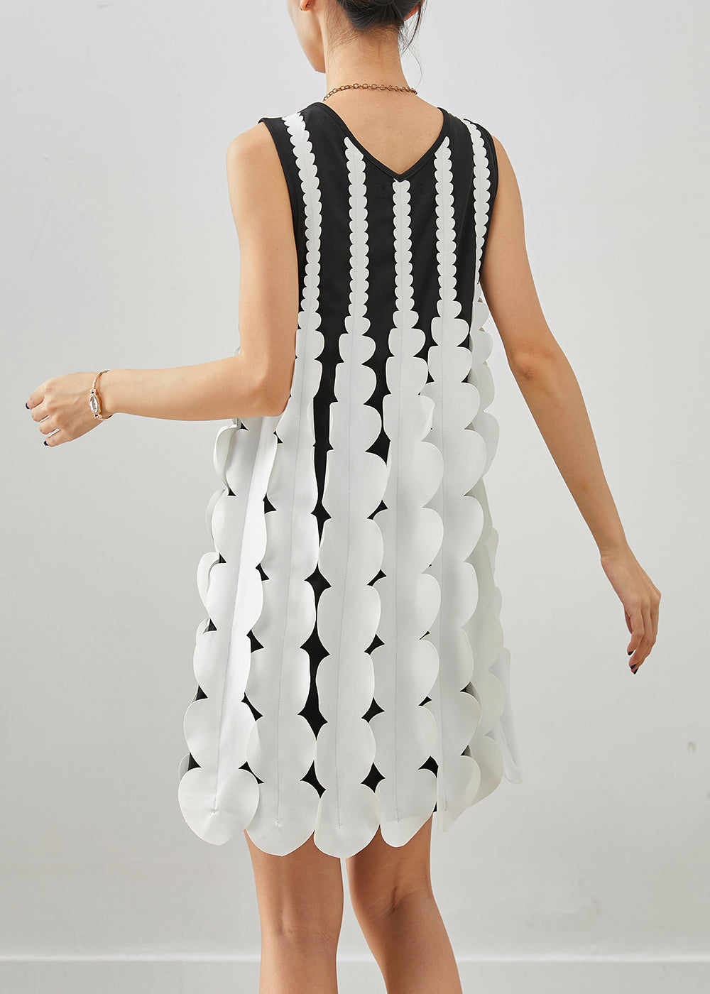 Scalloped Petal Applique V-Neck Sleeveless Shift Mini Dress