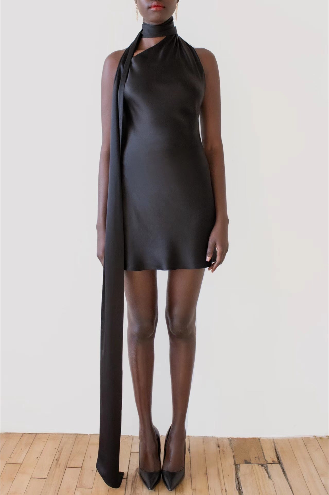 Backless Adjustable Halter Satin Cocktail Dress - View 3