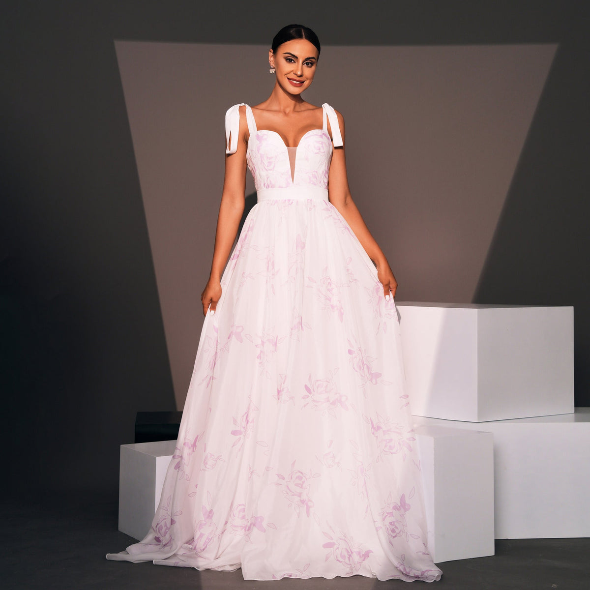 CHARMING ELEGANT WHITE MAXI DRESS