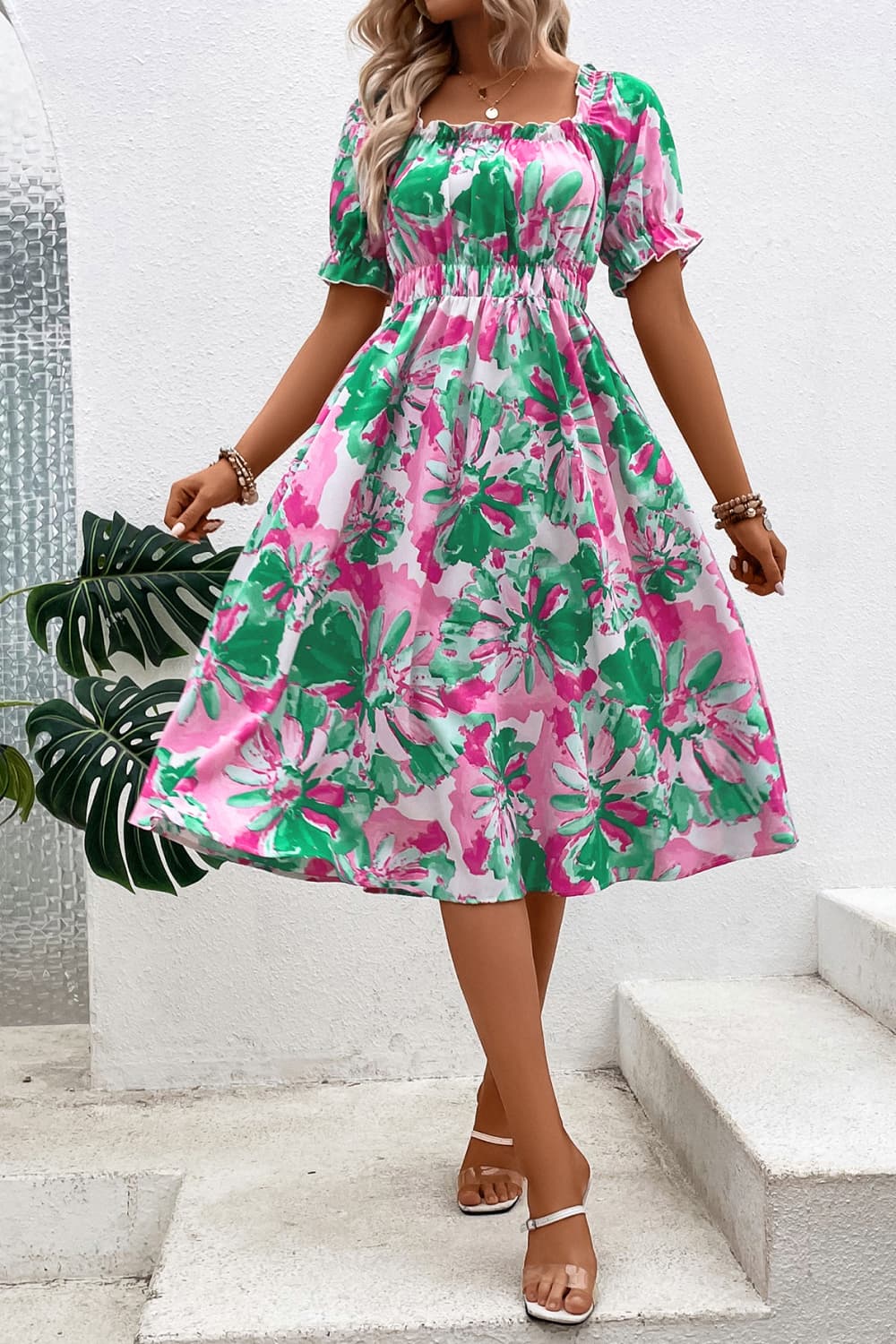 Well Tailored Dress with a Graceful Silhouette