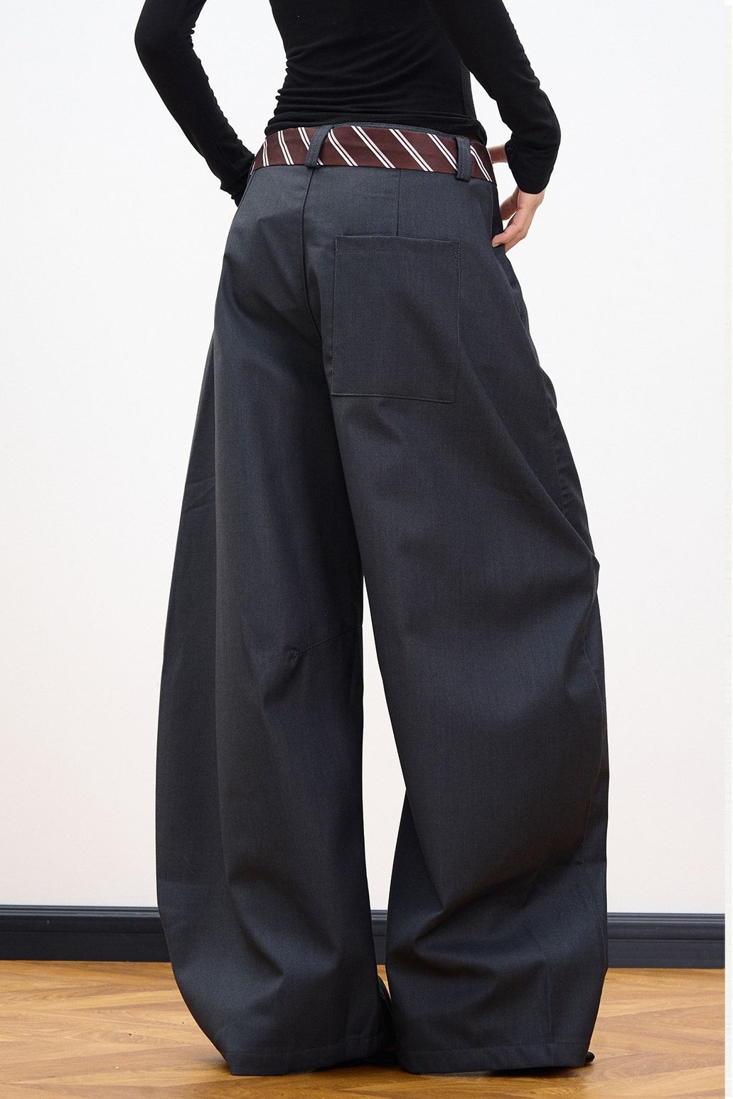 Low Rise Baggy Barrel Leg Tailored Trousers 3
