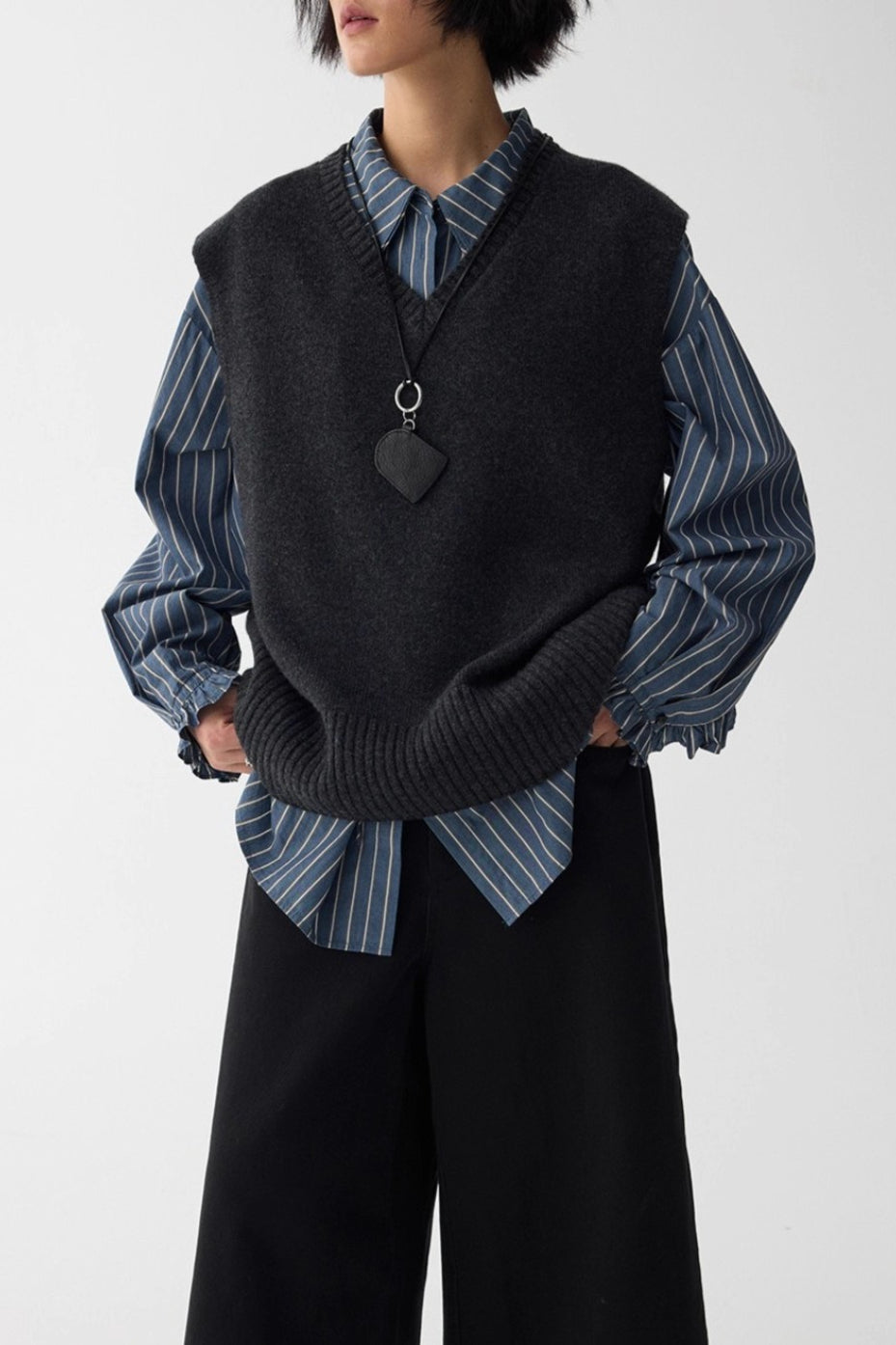 Detachable Cowl V-Neck Knit Top