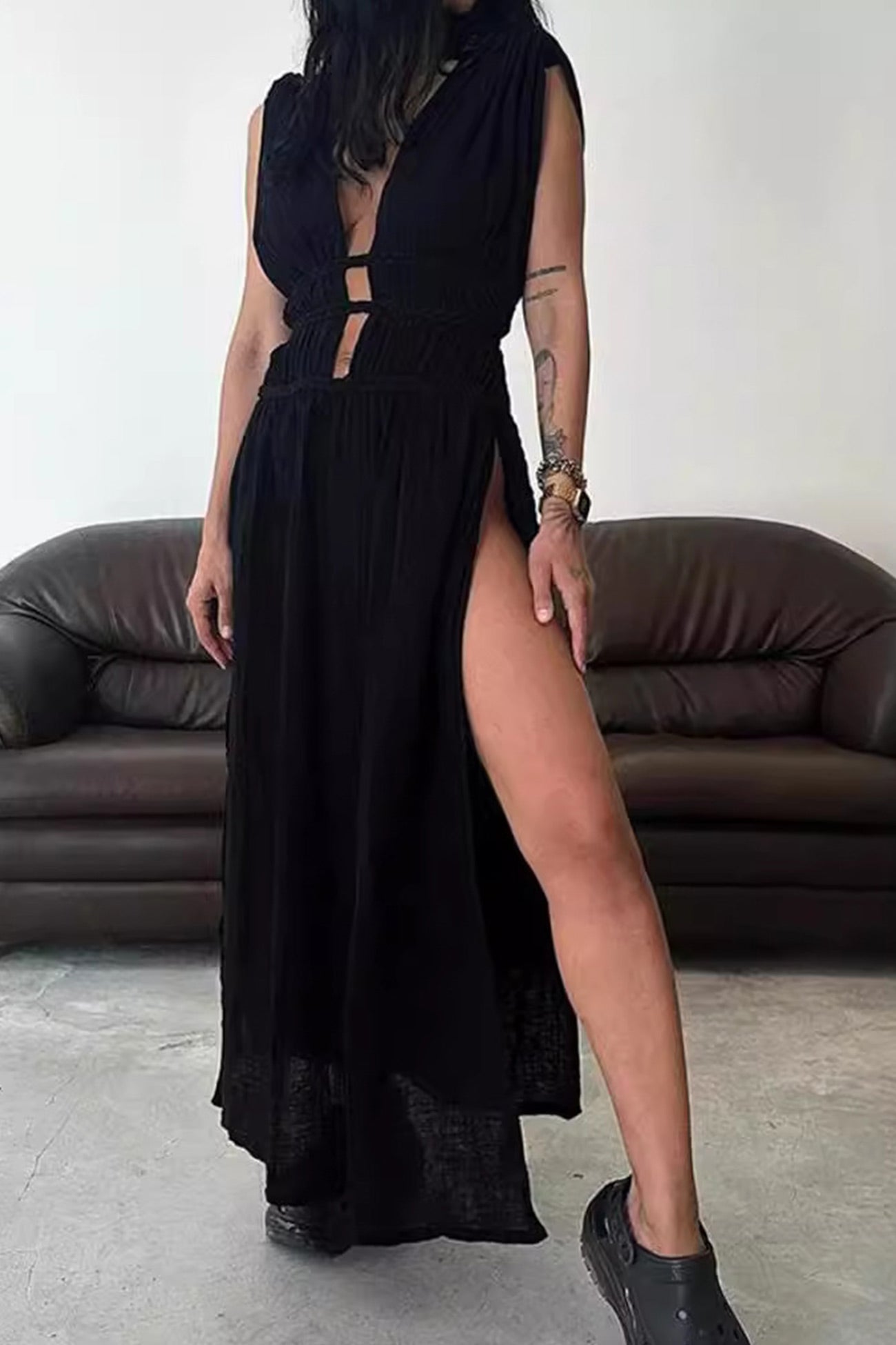 Effortlessly Elegant Dress with a Timeless Design