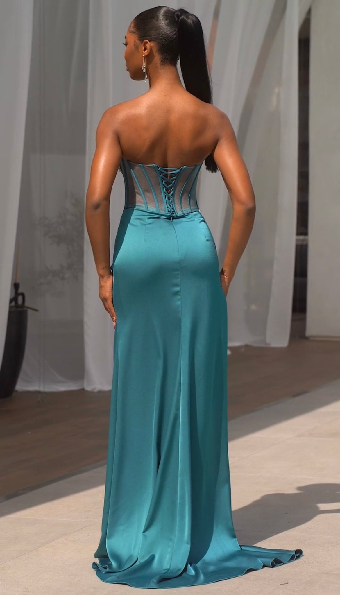 L2879 - Elegant & Luxurious Off-Shoulder Sleeveless Side Slit Formal Prom Dress With Rhinestones