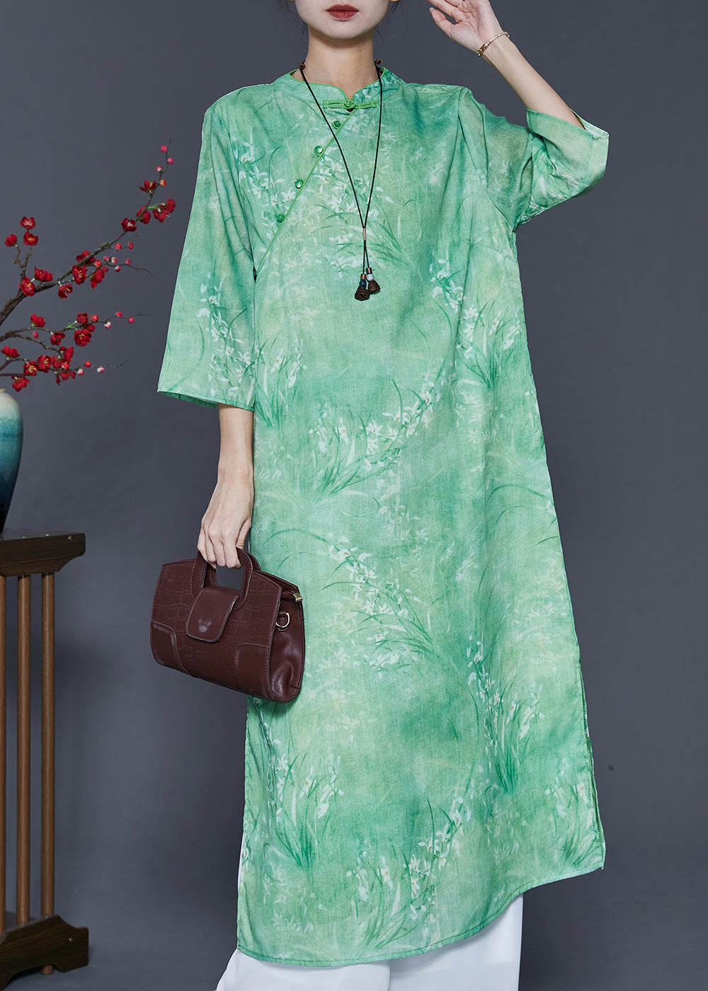 Beautifully Crafted Dress in a Classic Style