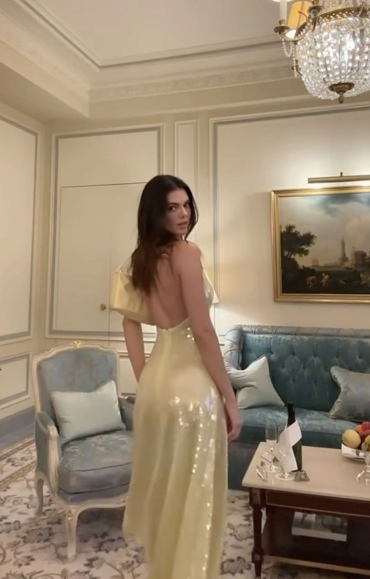 Sexy V Neck Yellow Sequins Party Dress A Line Prom Evening Dress cc1806