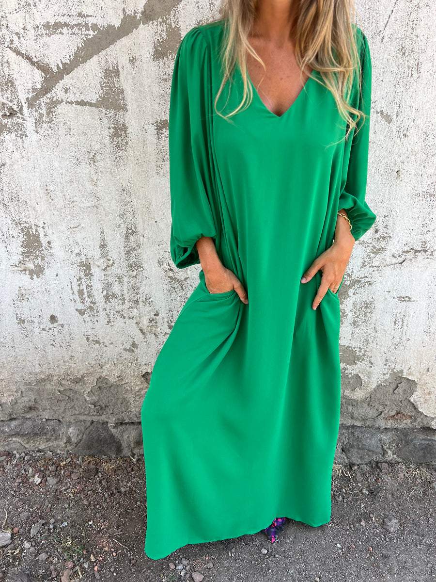 Tailored Dress Inspired by Contemporary Streetwear Fashion 9