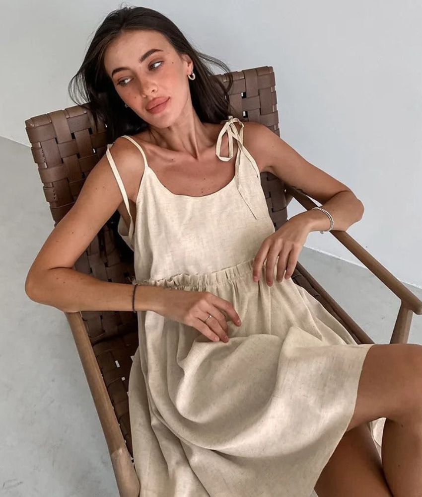 Leocadia Chic and Versatile Dress for Women Feminine Flowy Style