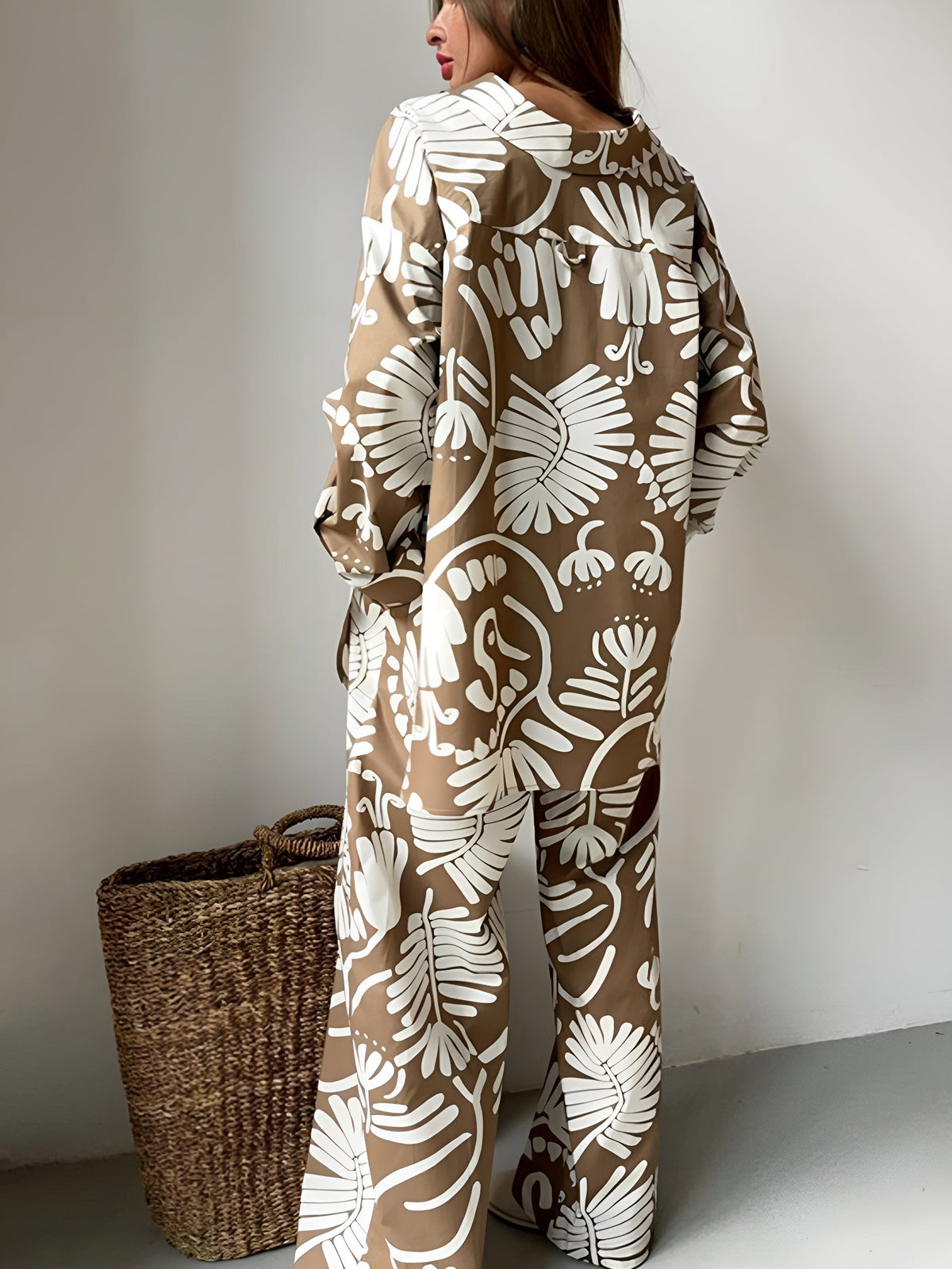 Abstract Print Shirt Crop Top and Drawstring Wide Leg Pants Three Piece Set 3