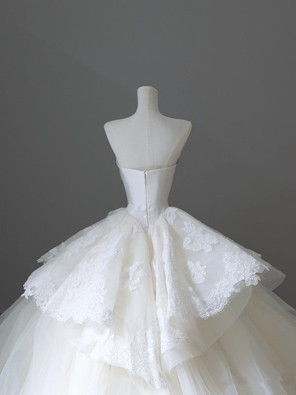 Chic Ball Gown Strapless White Sleeveless Lace Satin Wedding Dresses With Ruffles C3809