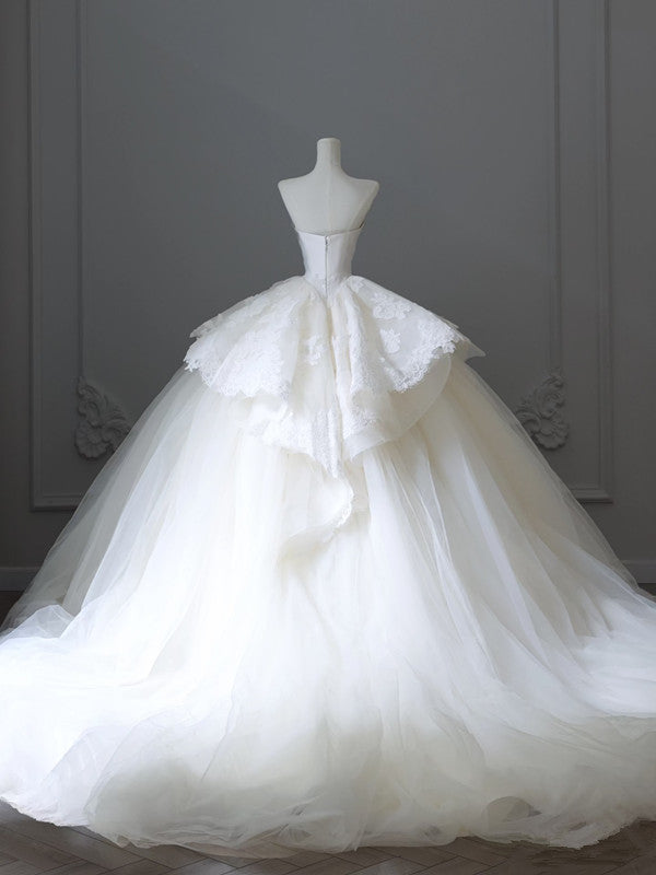 Chic Ball Gown Strapless White Sleeveless Lace Satin Wedding Dresses With Ruffles C3809