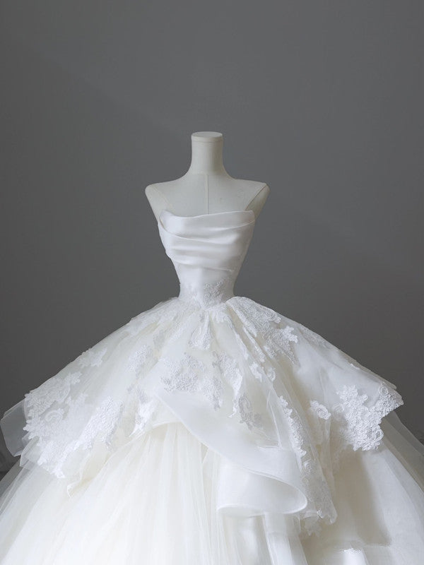 Chic Ball Gown Strapless White Sleeveless Lace Satin Wedding Dresses With Ruffles C3809