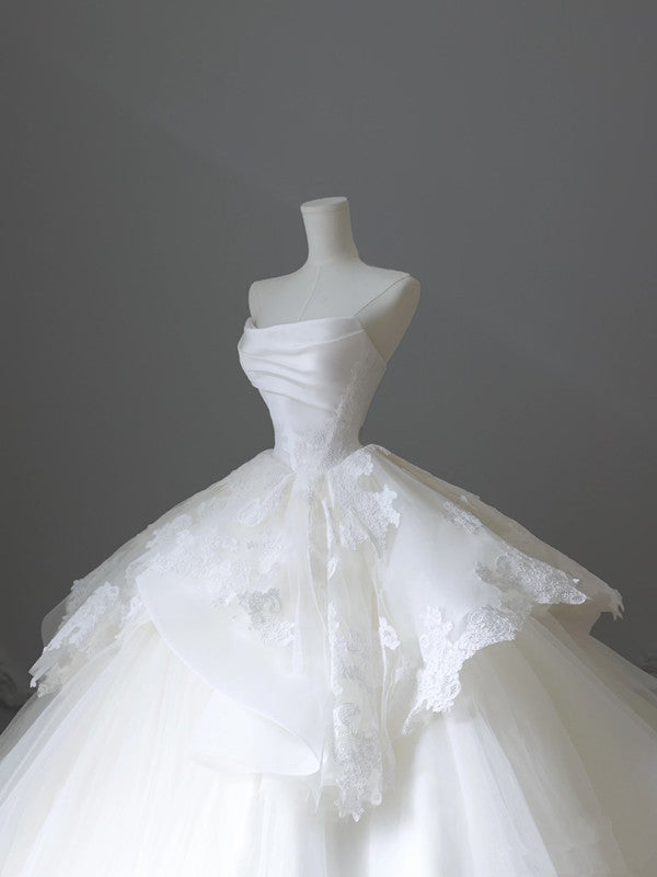 Chic Ball Gown Strapless White Sleeveless Lace Satin Wedding Dresses With Ruffles C3809