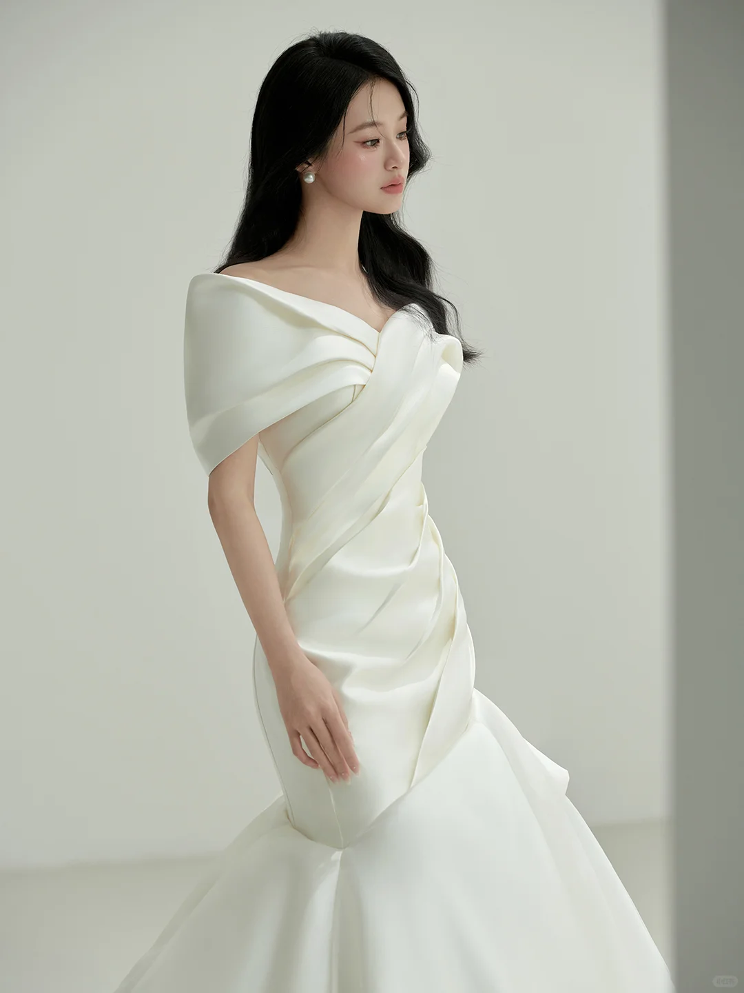 Vintage Mermaid Off The Shoulder Satin Pleated Long Wedding Dresses C3835