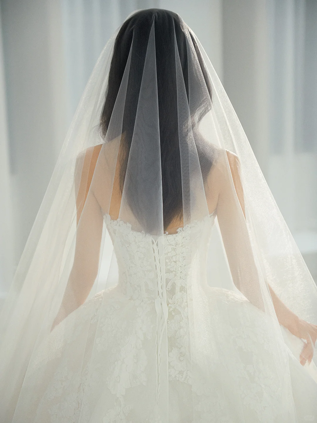 Classy Elegant A Line Strapless White Tulle Lace With Veil Long Wedding Dresses C3836