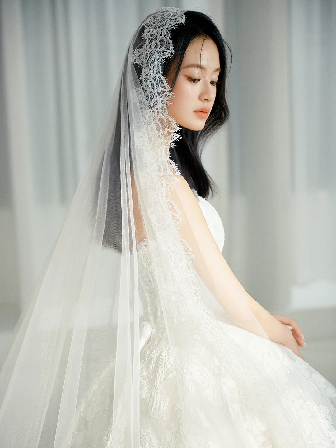 Classy Elegant A Line Strapless White Tulle Lace With Veil Long Wedding Dresses C3836