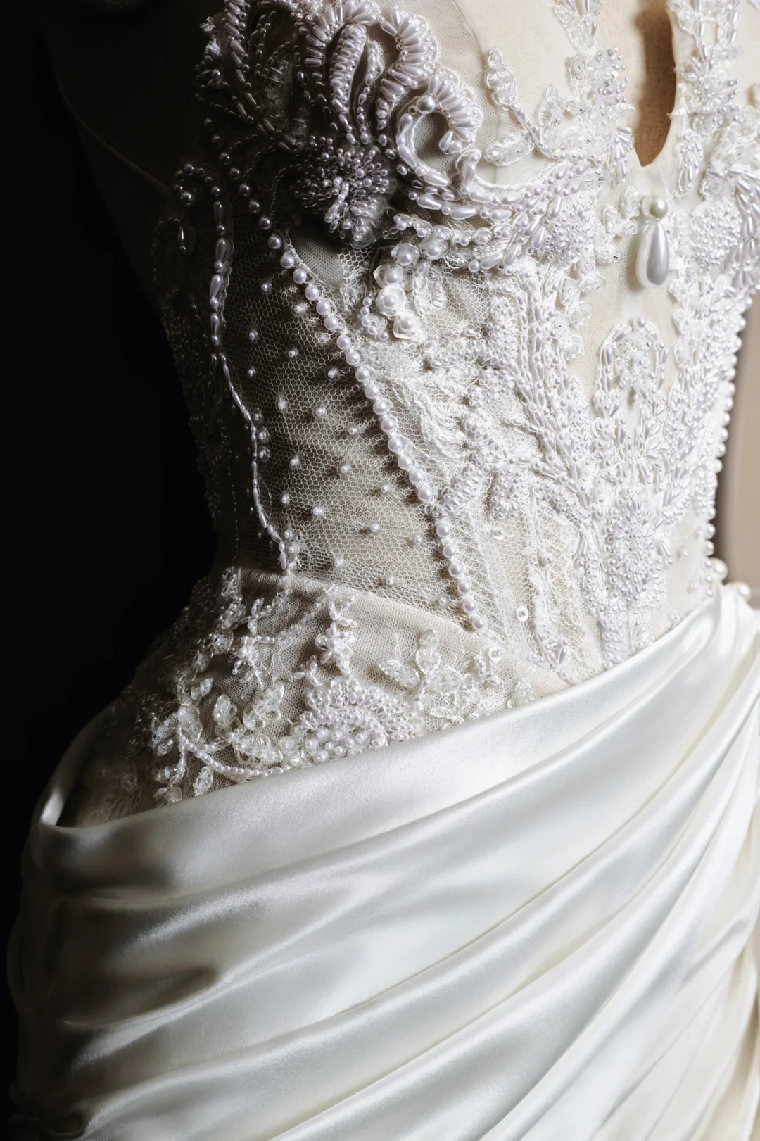 Vintage Mermaid Halter Satin Lace Pleated Long Wedding Dresses C3846