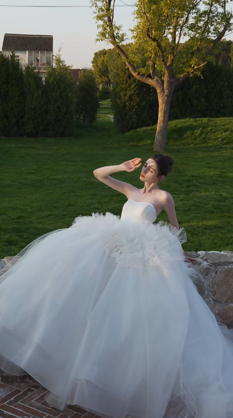 Simple Elegant Ball Gown Strapless Satin Tulle Long Wedding Dresses C3879