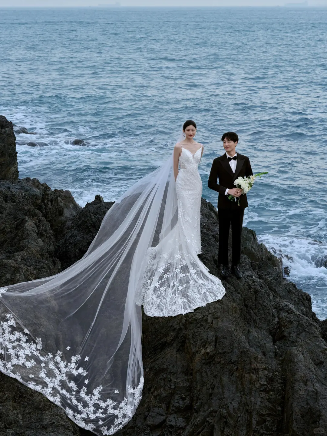 Unique Mermaid Spaghetti Strpas White Tulle Applique With Veil Long Wedding Dresses C3907