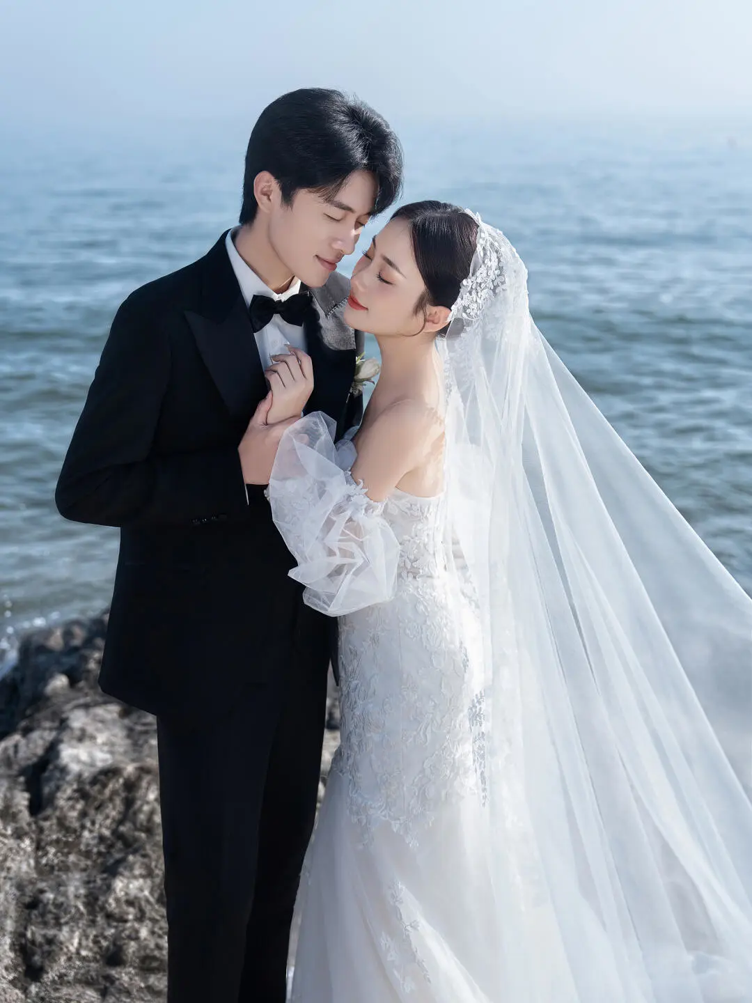 Unique Mermaid Off The Shoulder White Satin Tulle Applique Long Sleeve With Veil Long Wedding Dresses C3911
