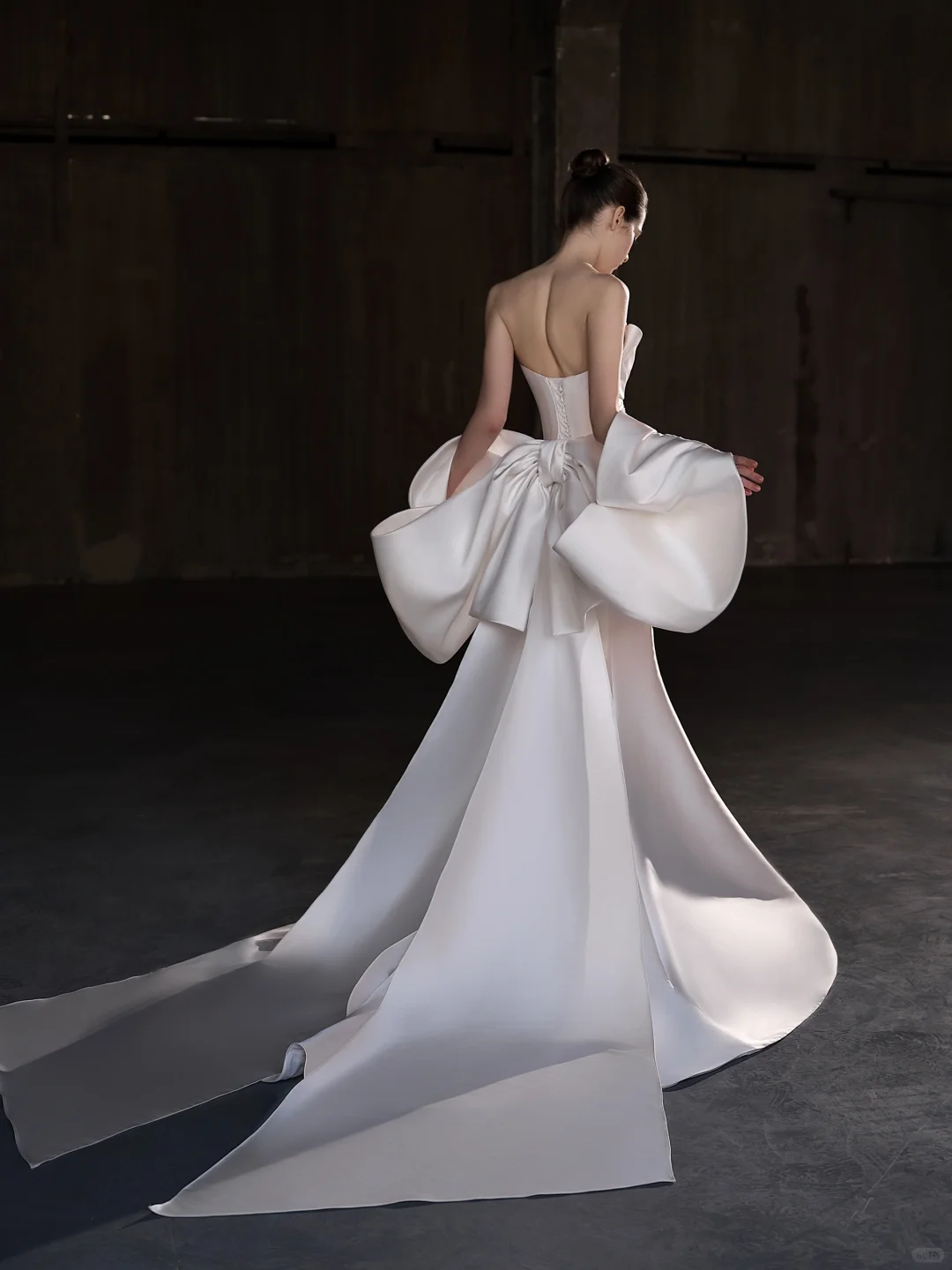 Elegant Mermaid Strapless Satin Applique Long Wedding Dresses C3925