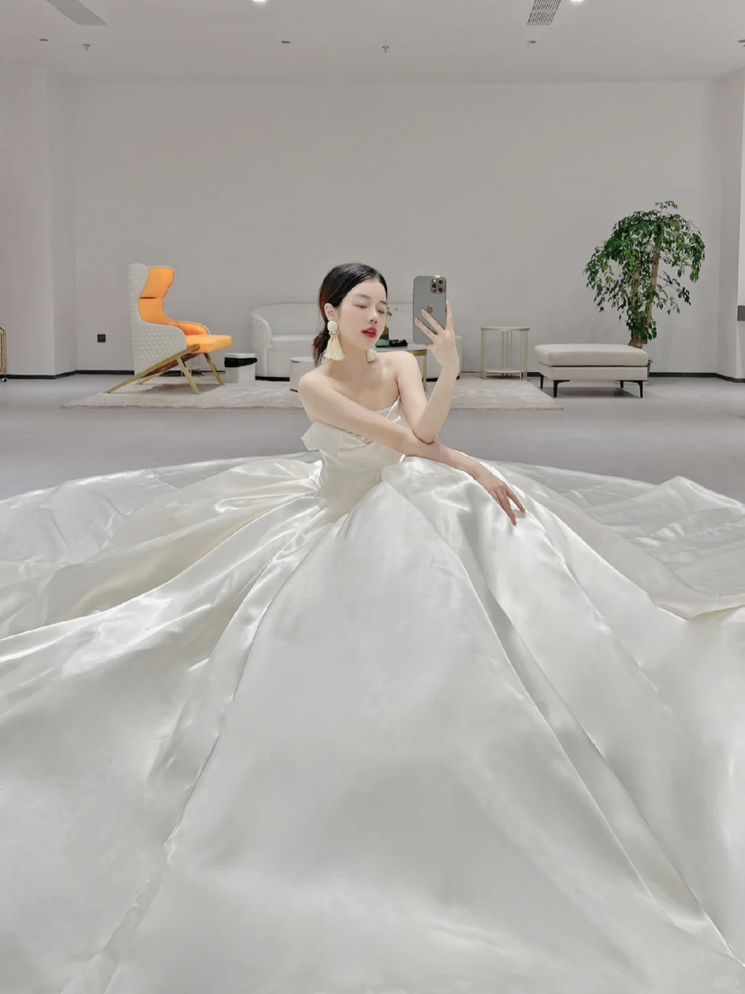 Elegant Ball Gown Strapless Satin Pleated Long Wedding Dresses C3977