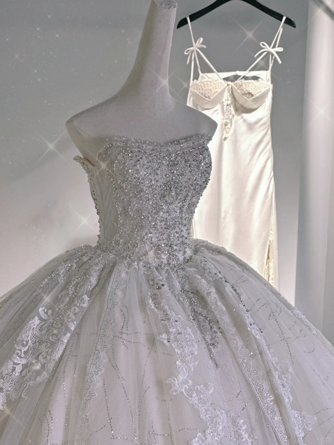 Timeless Ball Gown Strapless Tulle Lace Beaded Long Wedding Dresses C3984