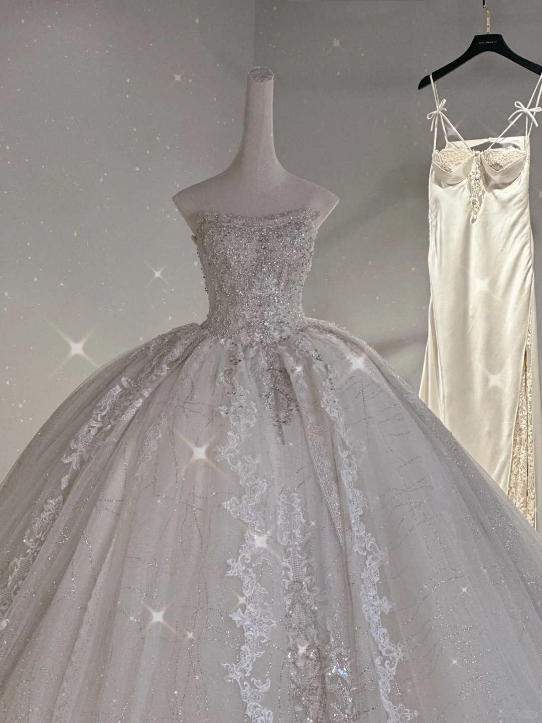 Timeless Ball Gown Strapless Tulle Lace Beaded Long Wedding Dresses C3984
