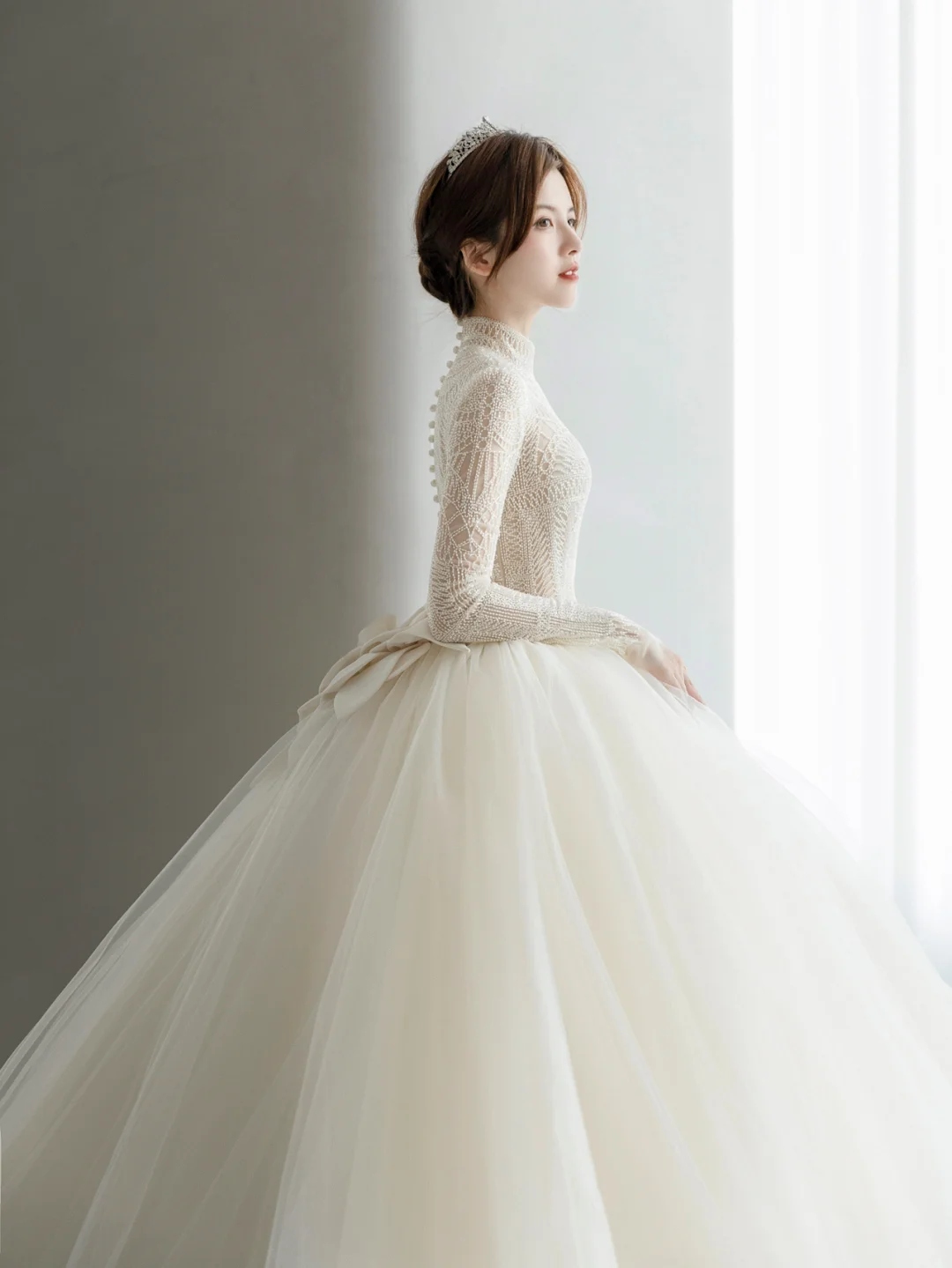 Unique Ball Gown Tulle Lace Long Sleeves Long Wedding Dresses C4171