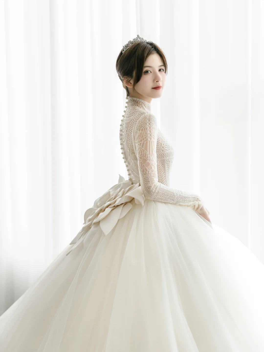 Unique Ball Gown Tulle Lace Long Sleeves Long Wedding Dresses C4171