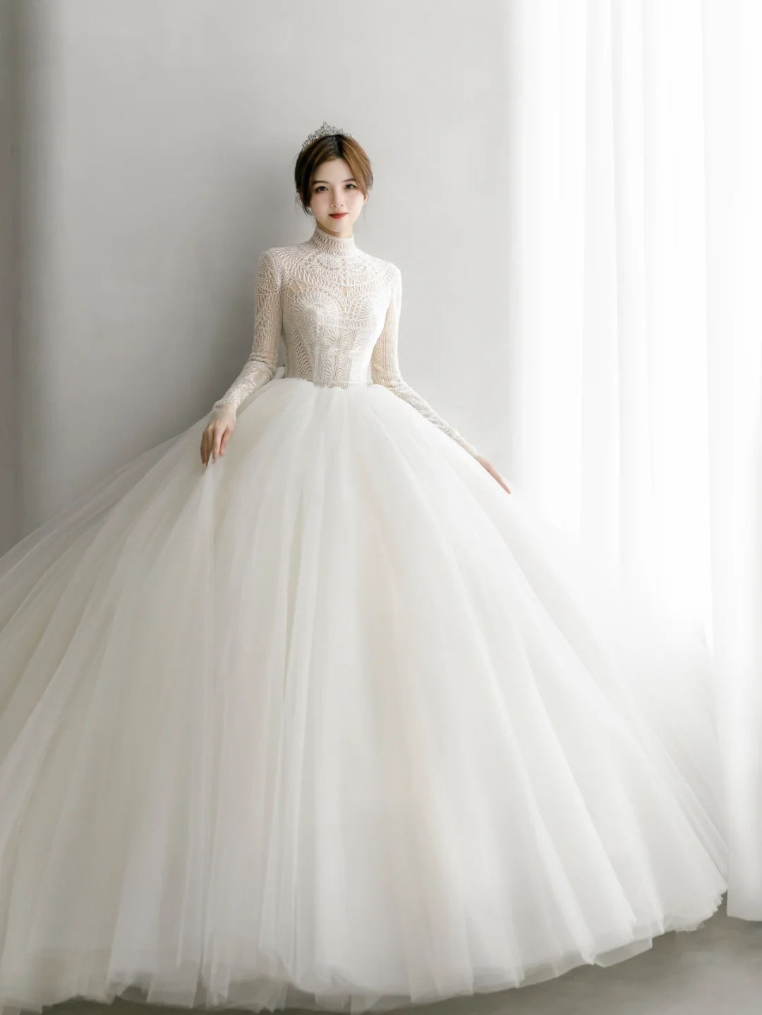 Unique Ball Gown Tulle Lace Long Sleeves Long Wedding Dresses C4171