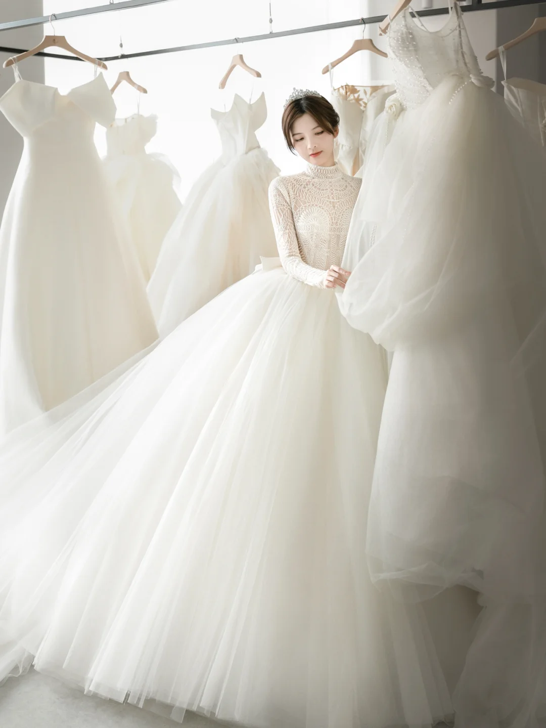 Unique Ball Gown Tulle Lace Long Sleeves Long Wedding Dresses C4171