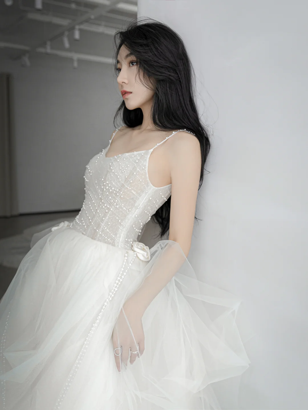 Pretty Ball Gown Spaghetti Straps Tulle Beaded Long Wedding Dresses C4173
