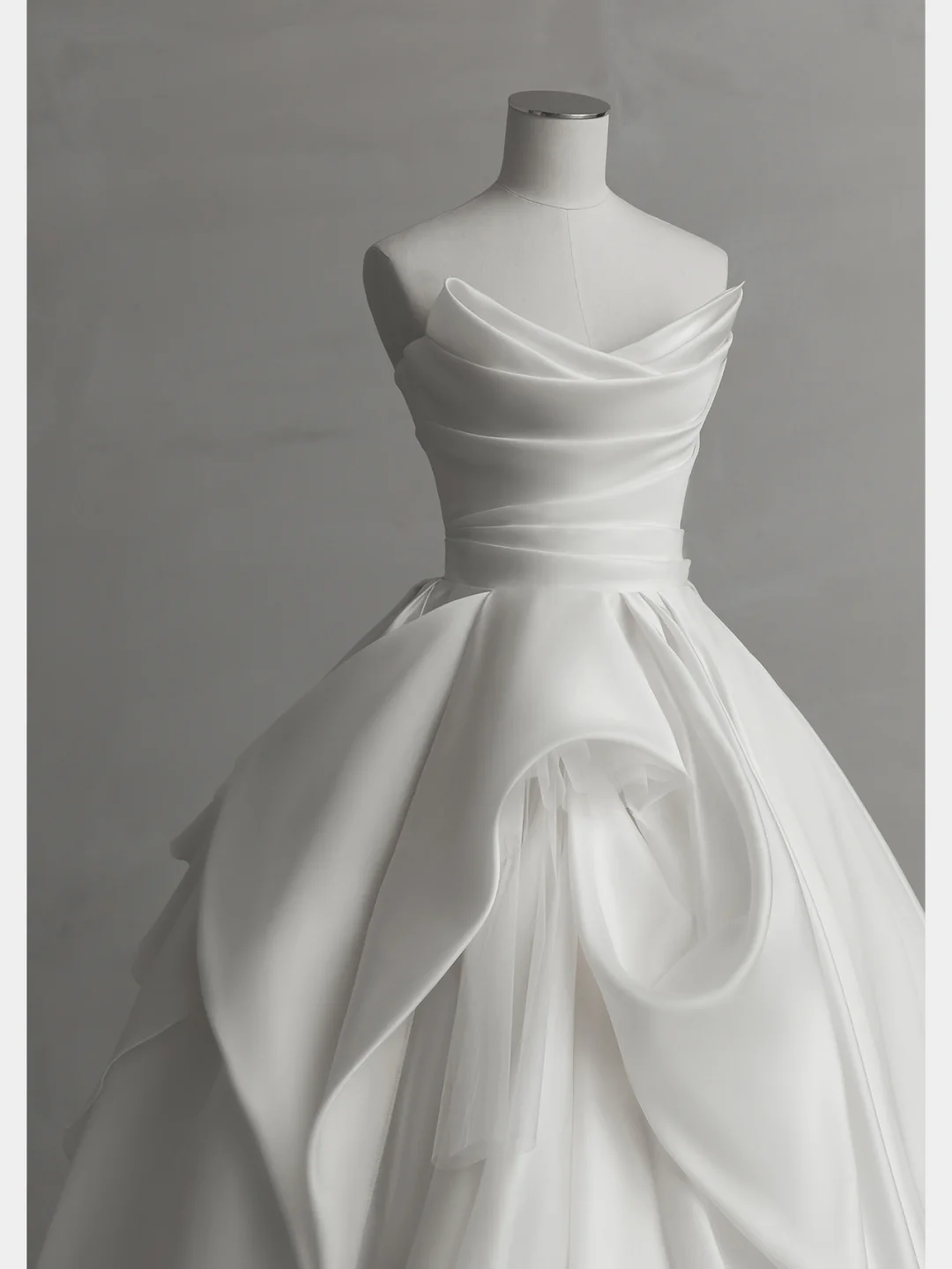 Elegant Ball Gown Strapless White Satin Long Wedding Dresses C4178
