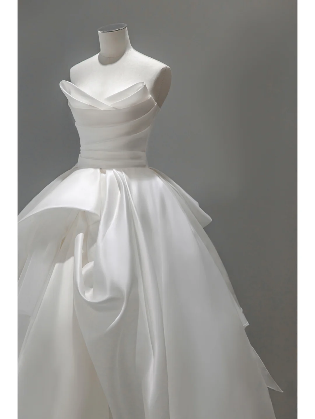 Elegant Ball Gown Strapless White Satin Long Wedding Dresses C4178