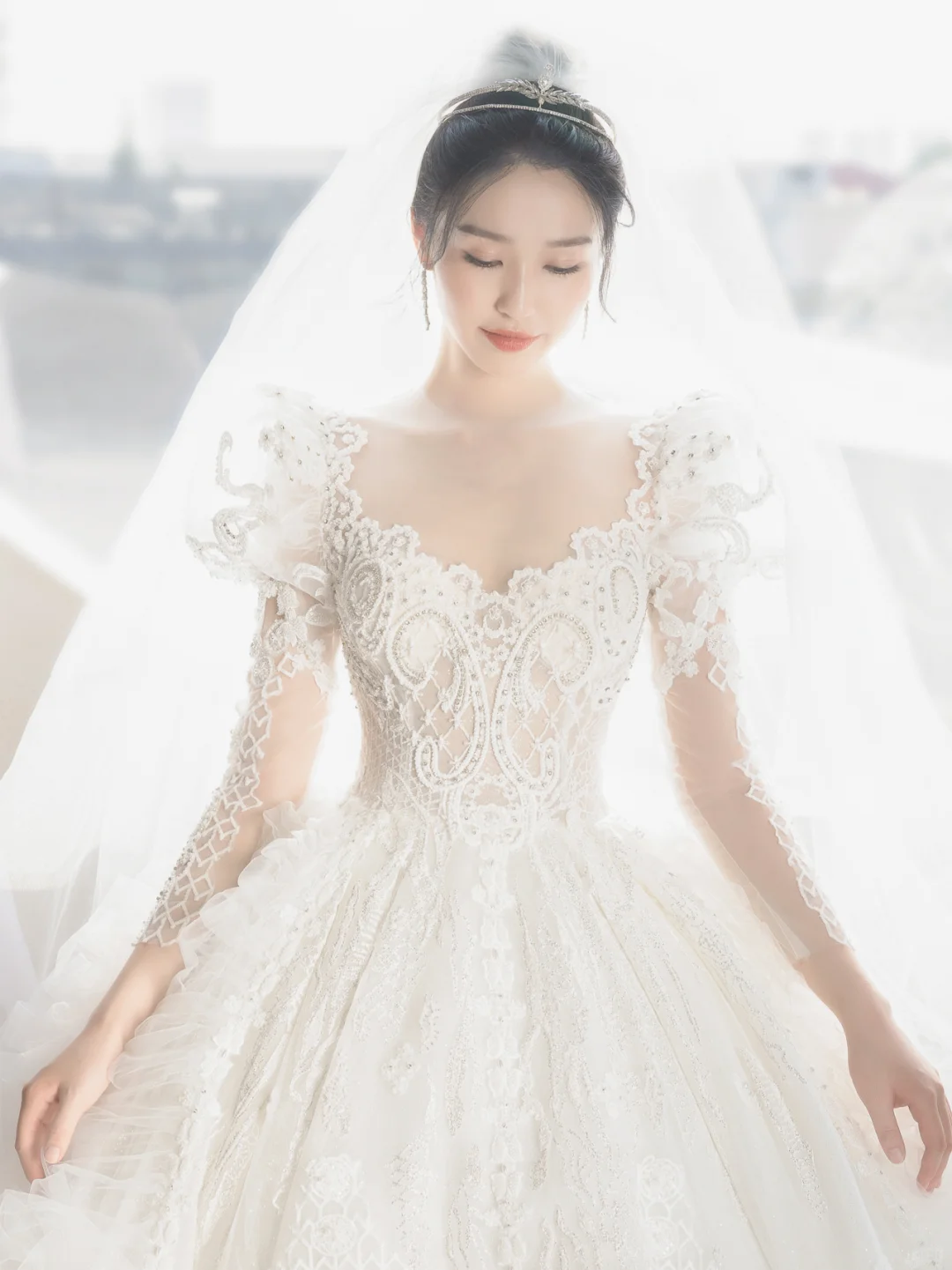 Timeless Ball Gown Tulle Lace Applique Long Sleeves With Veil Long Wedding Dresses C4197