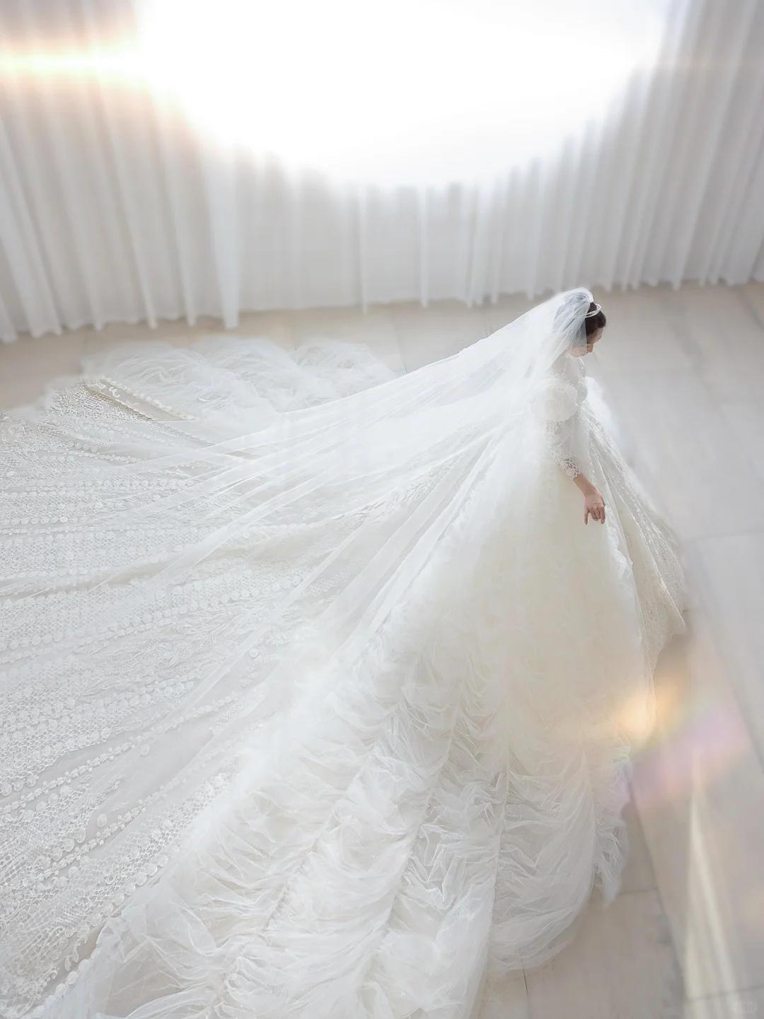 Timeless Ball Gown Tulle Lace Applique Long Sleeves With Veil Long Wedding Dresses C4197