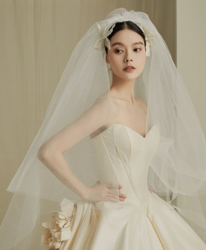 Dreamy Ball Gown Strapless Satin With Veil Long Wedding Dresses C4201