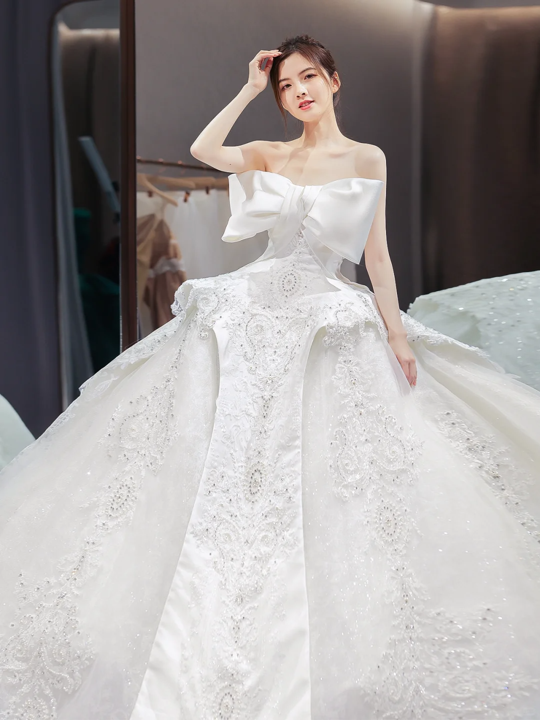 Unique Ball Gown Strapless Satin Tulle Lace Sequin Beaded With Bow Long Wedding Dresses C4203