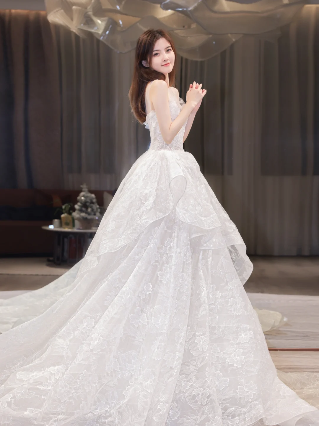 Dreamy Ball Gown Strapless Lace Long Wedding Dresses C4210