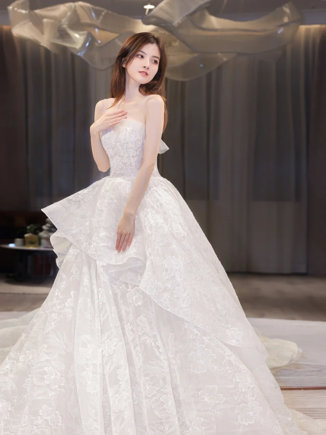 Dreamy Ball Gown Strapless Lace Long Wedding Dresses C4210
