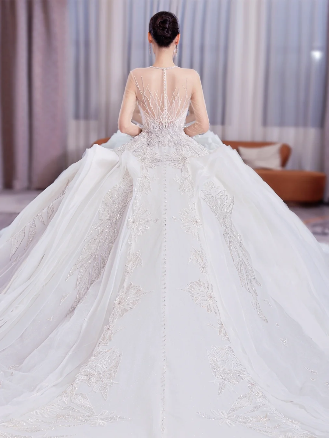 Timeless Ball Gown Tulle Lace Long Sleeves With Veil Long Wedding Dresses C4211