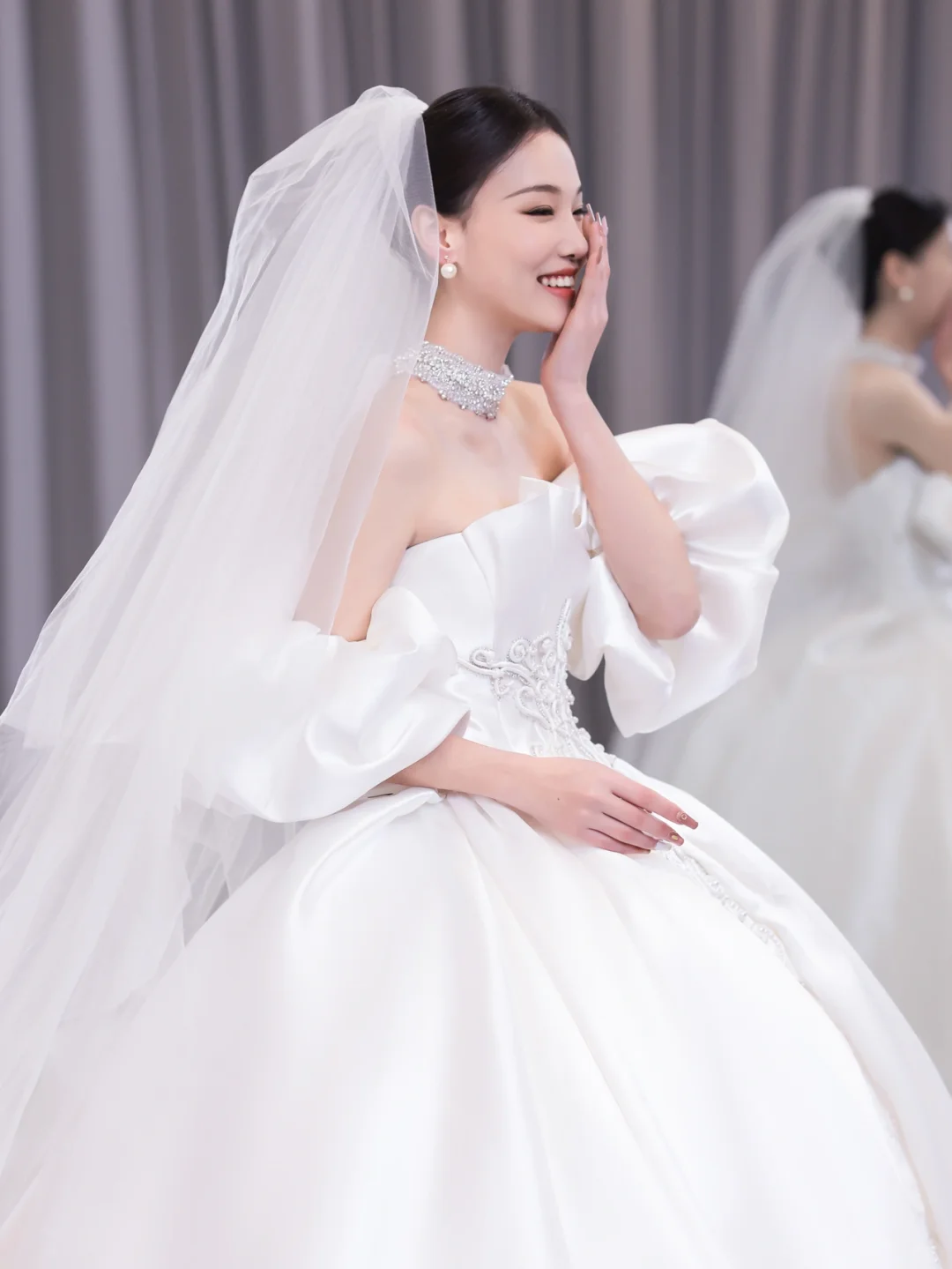 Elegant Ball Gown Off The Shoulder Satin With Veil Long Wedding Dresses C4212