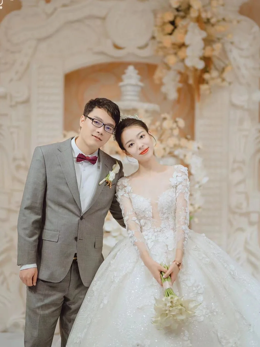 Pretty Ball Gown Tulle Applique Long Sleeves With Veil Long Wedding Dresses C4213