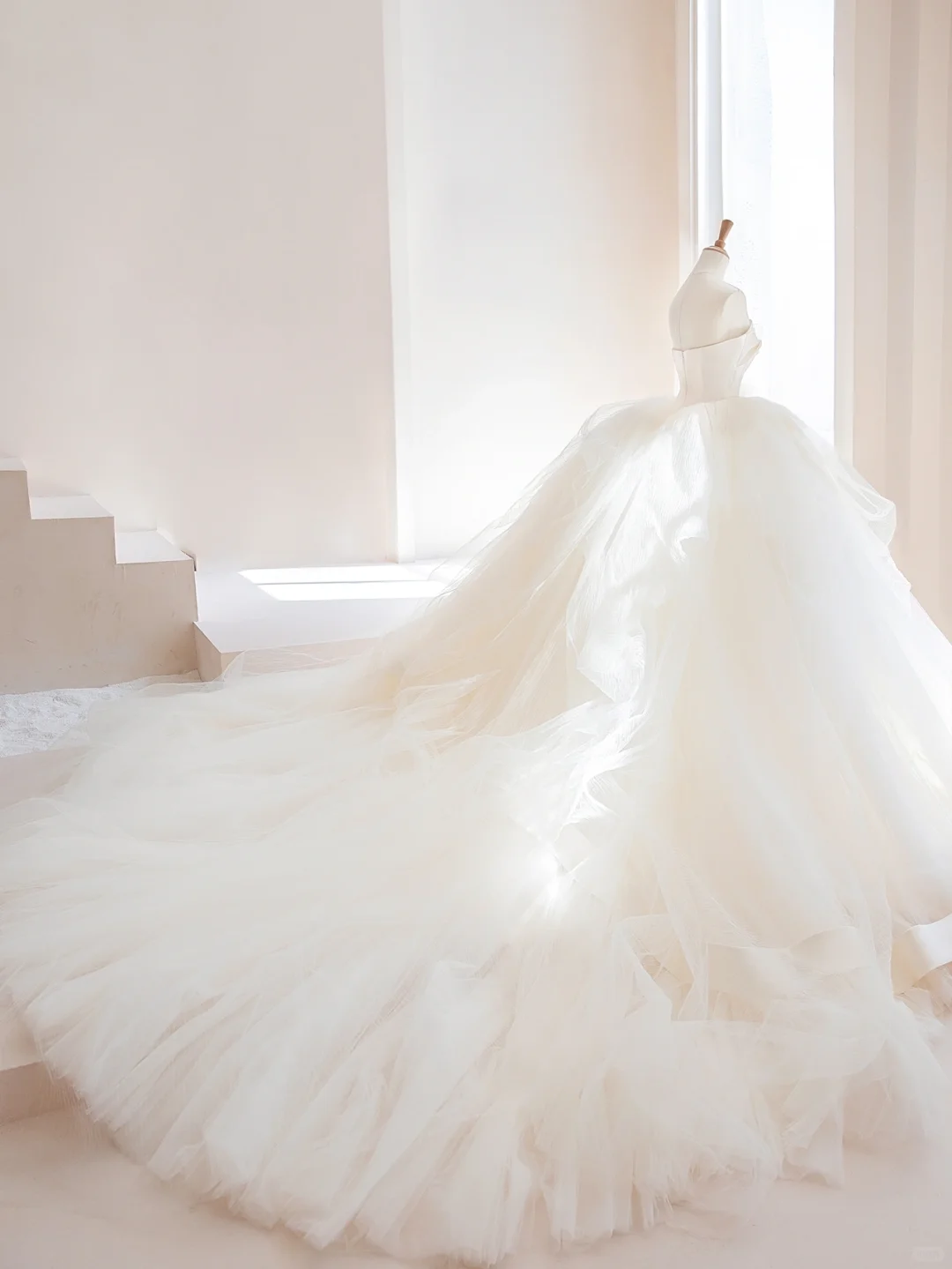 Elegant Ball Gown Strapless Satin Tulle Long Wedding Dresses C4215