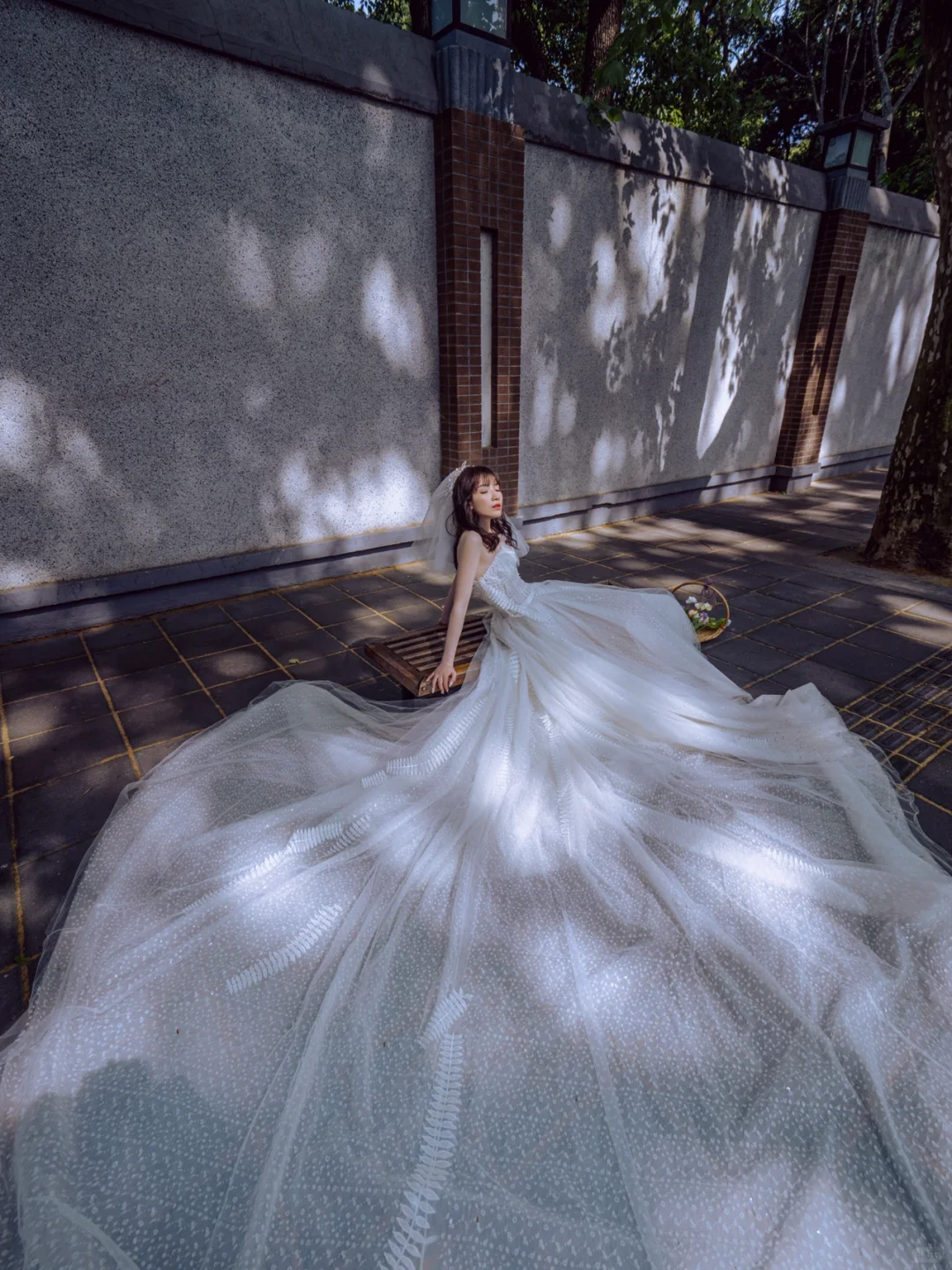 Unique Ball Gown Strapless Tulle Applique With Veil Long Wedding Dresses C4217