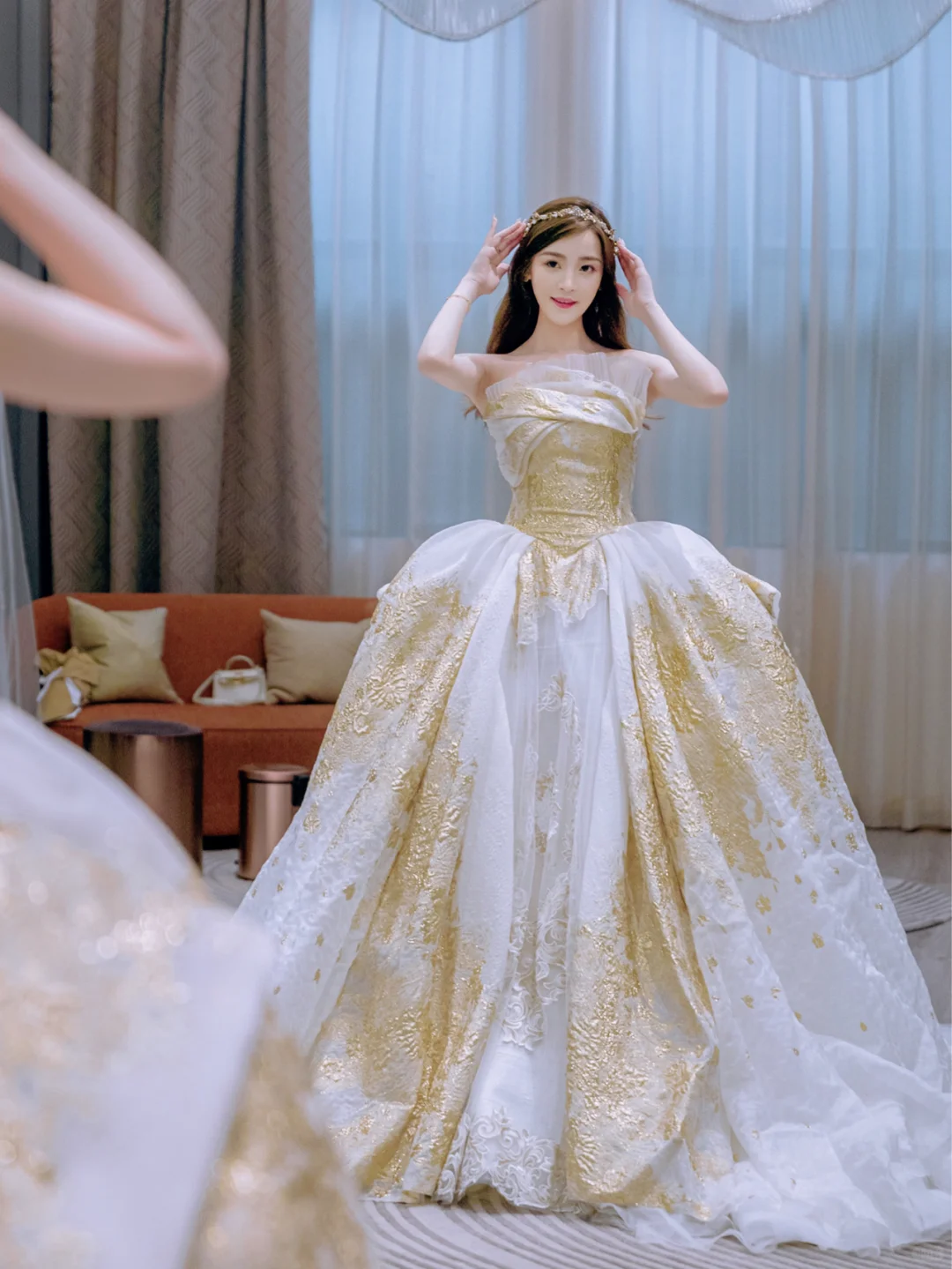 Gorgeous Ball Gown Strapless Satin Applique Long Wedding Dresses C4222