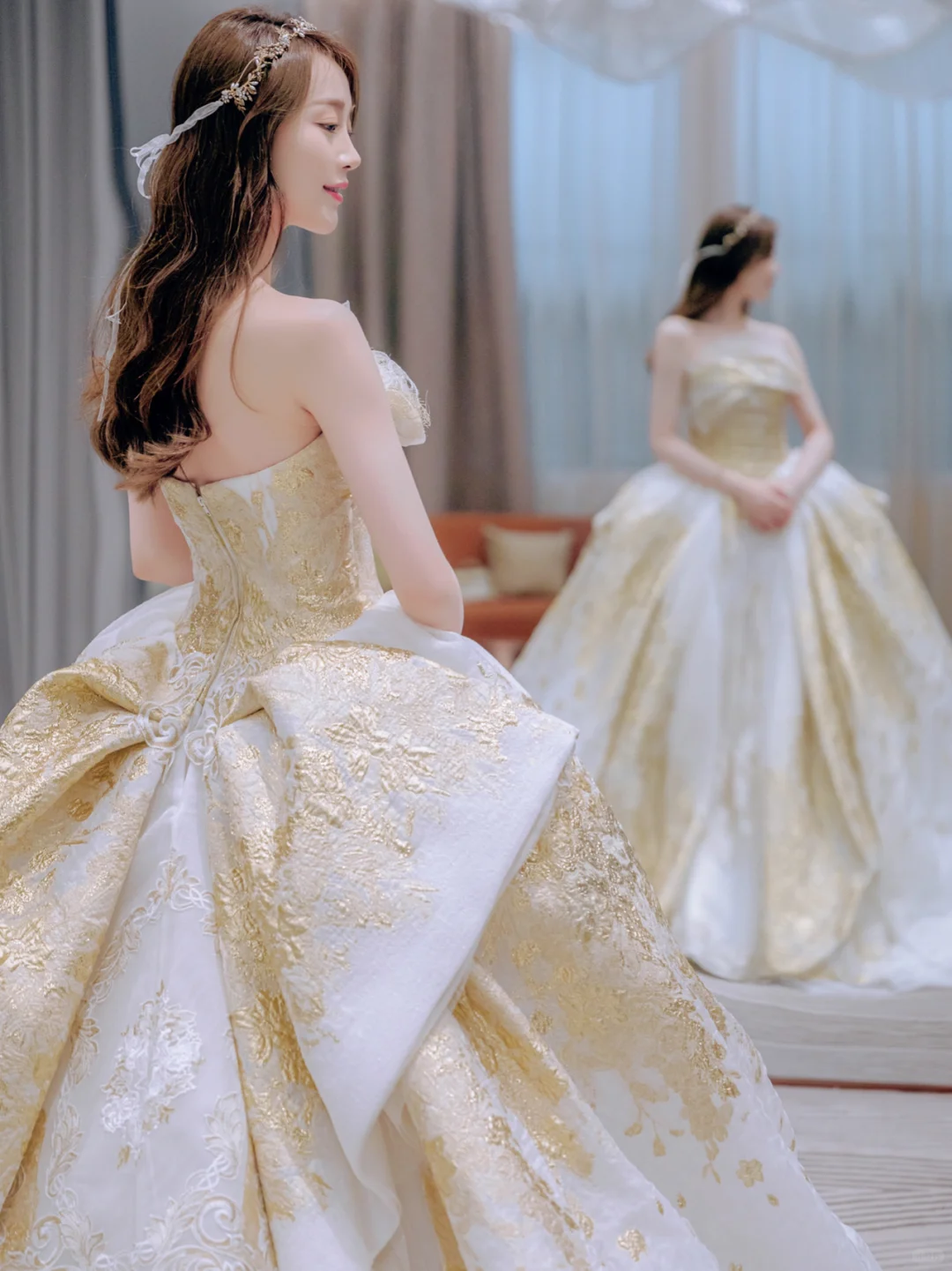 Gorgeous Ball Gown Strapless Satin Applique Long Wedding Dresses C4222