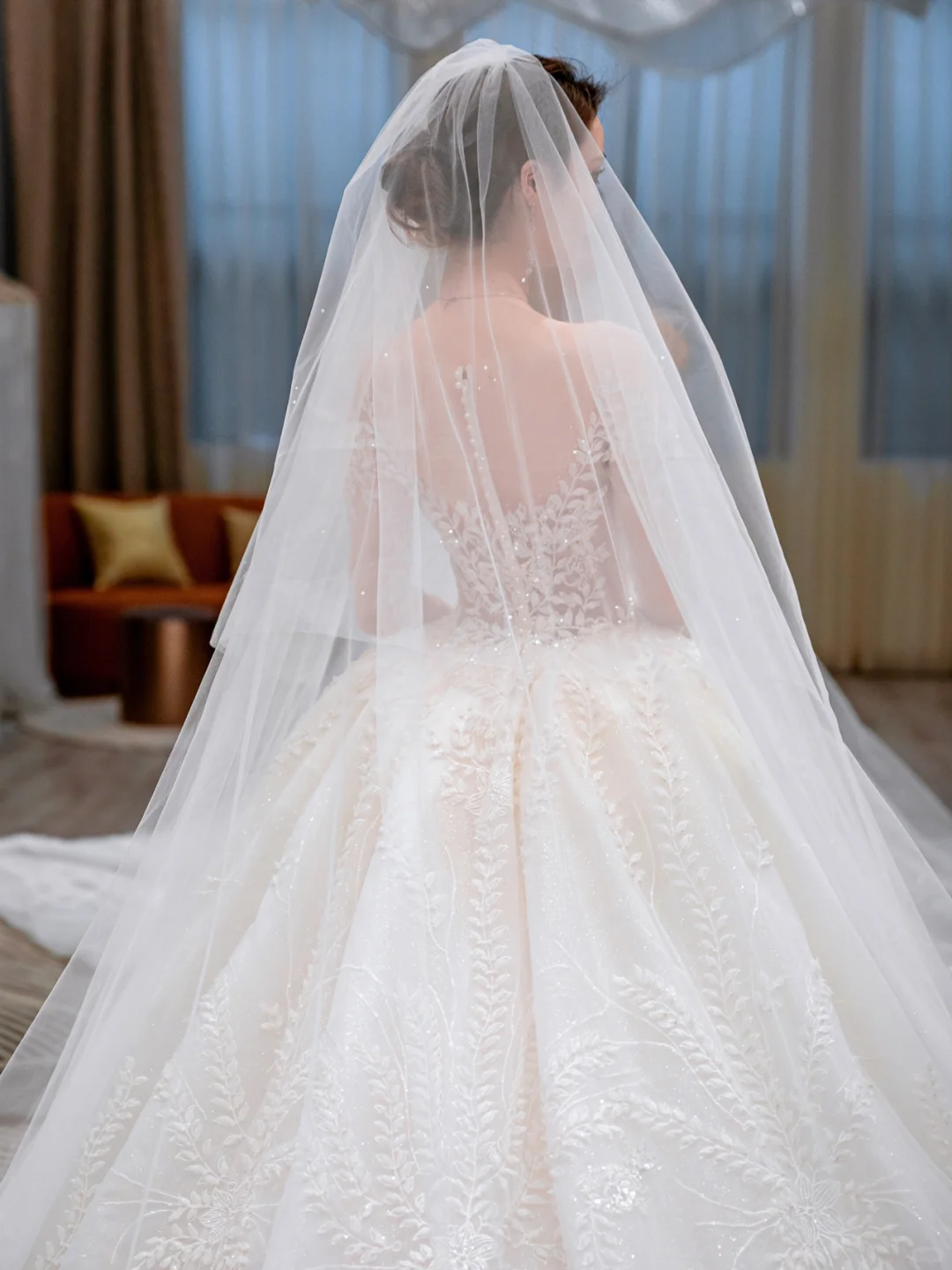 Dreamy Ball Gown Tulle Applique Long Sleeves With Veil Long Wedding Dresses C4226